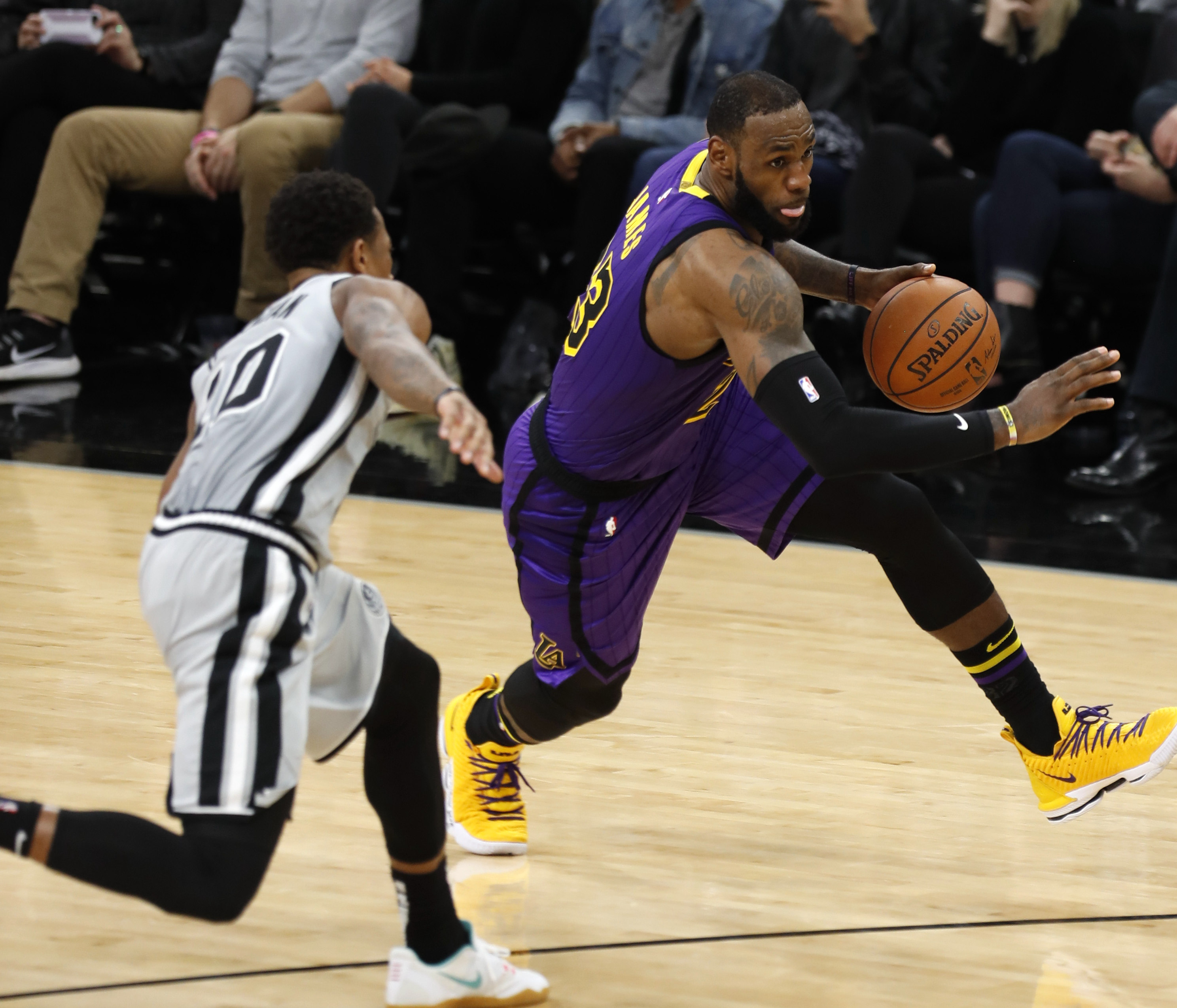 nba免费直播软件app_(nba免费直播软件像莫斯比环)