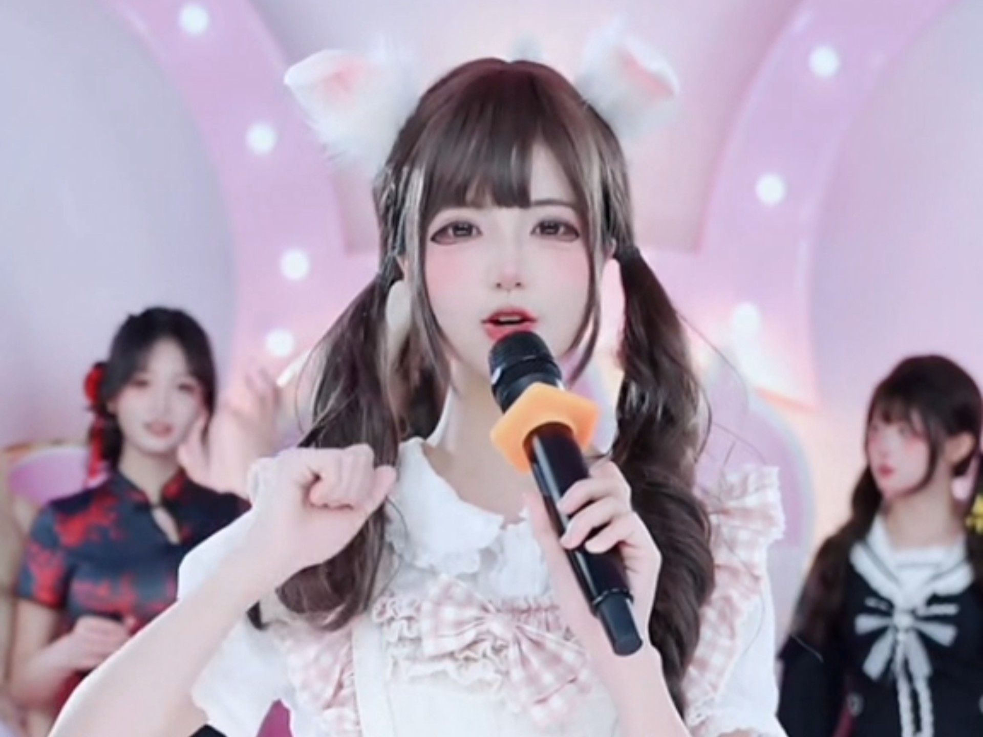 女生直播舞蹈_(有没有女孩子直播跳舞的平台软件)