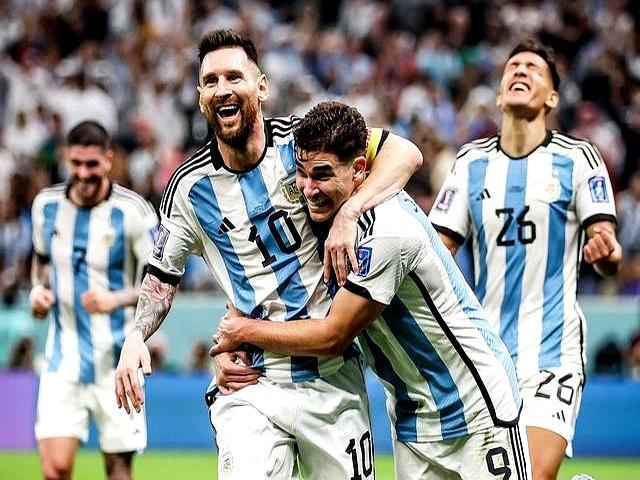 关于阿根廷全队恳求梅西留下参加世界杯梅西或缺席2026世界杯的信息  第2张