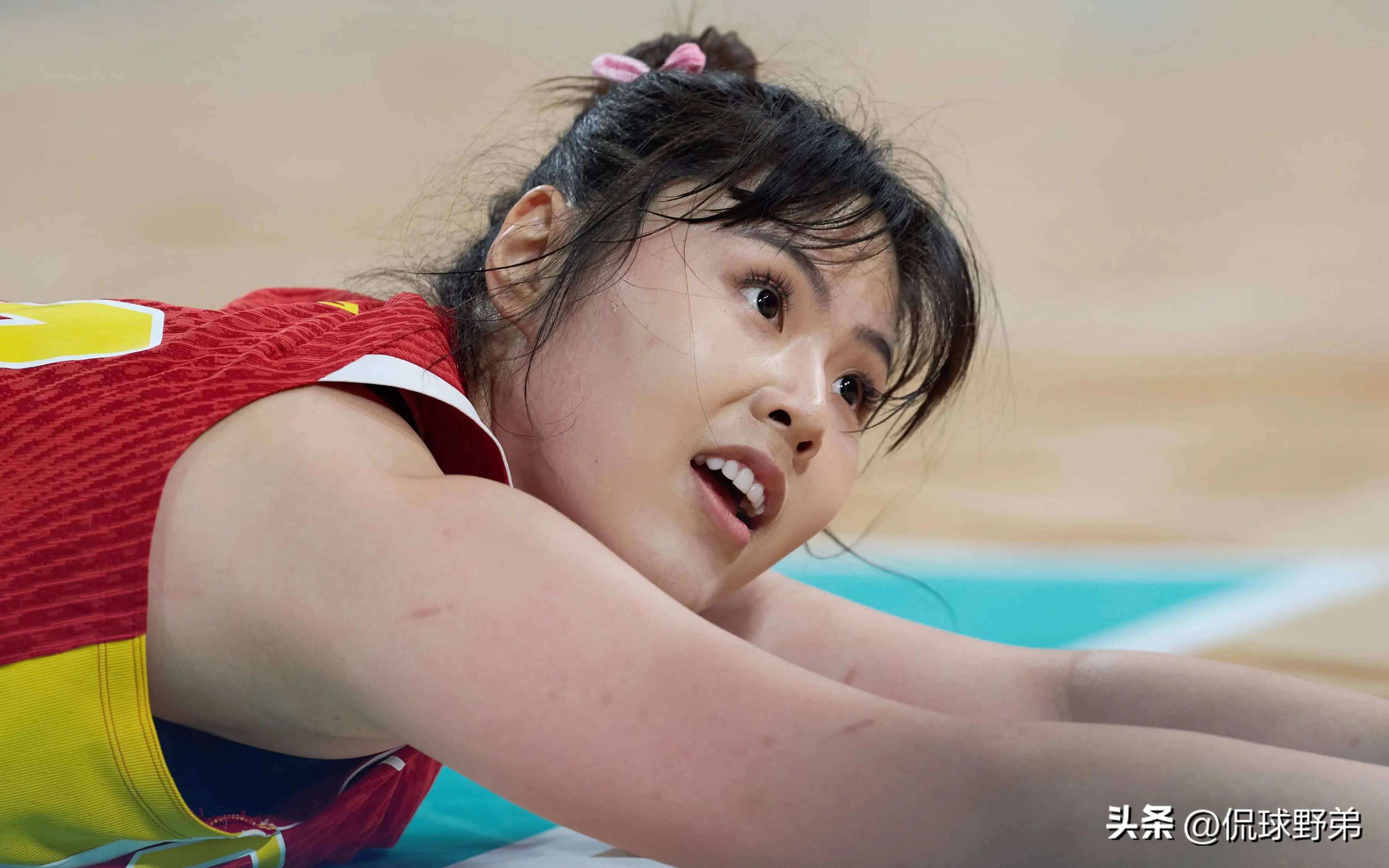 李月汝左膝戴厚实护具现身训练营预计赶上全运会赛事的简单介绍 第1张 李月汝左膝戴厚实护具现身训练营预计赶上全运会赛事的简单介绍 第1张