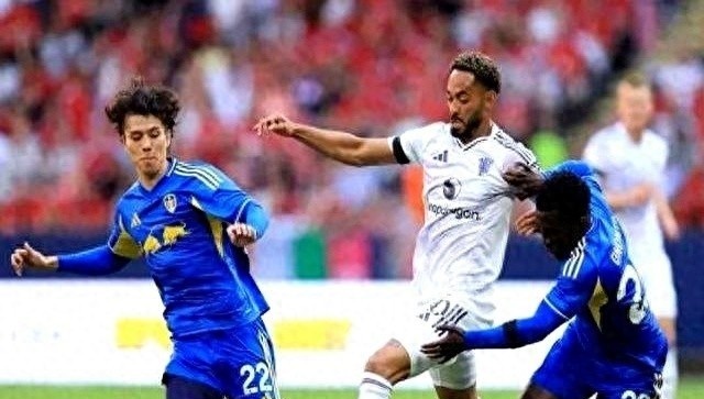 包含曼联为马拉西亚寻找买家遇到困难曼联夏窗卖人比引援还难的词条