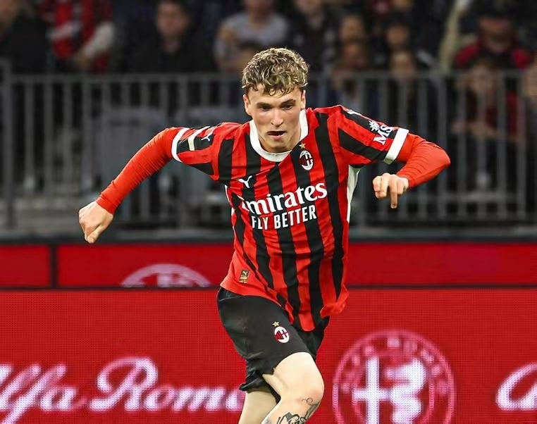 尤文夏窗：小孔塞桑为标王3200万引进的简单介绍