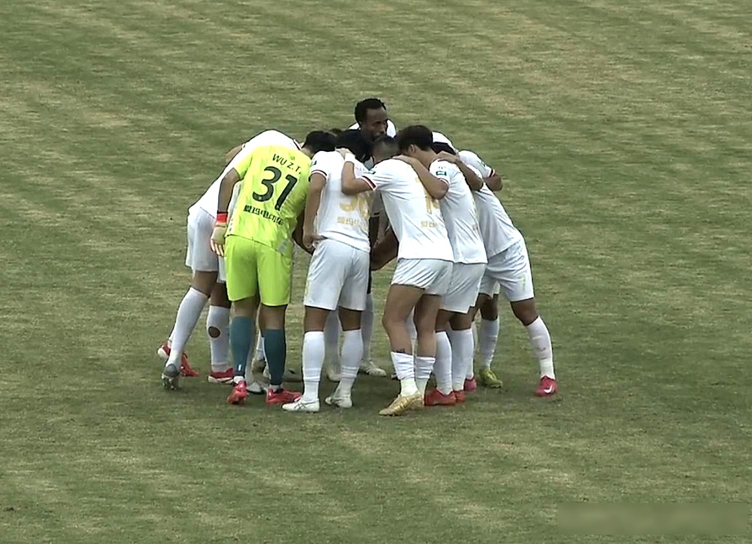 包含辽宁铁人与重庆铜梁龙完成冲超中甲迎来大结局的词条  第1张