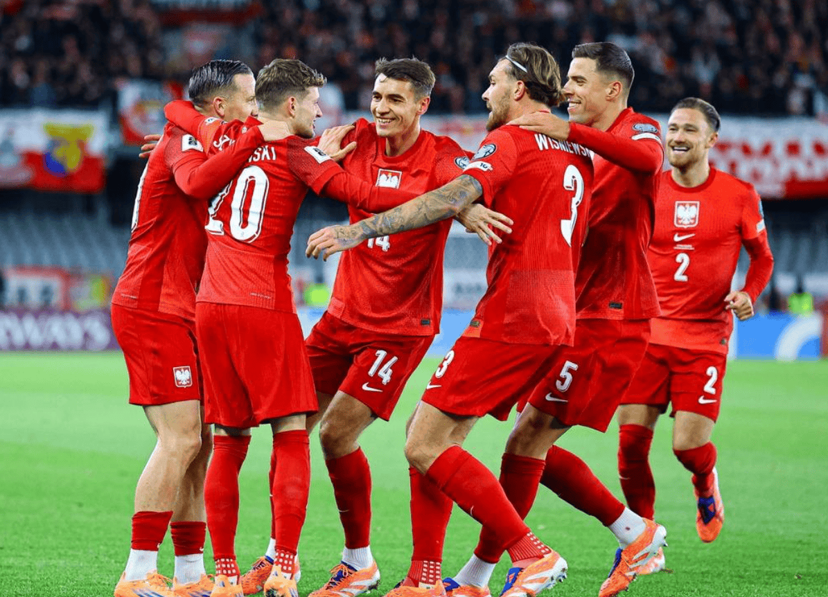 关于波兰队9月世预赛大名单莱万回归泽林斯基、基维奥尔在列的信息 第2张 关于波兰队9月世预赛大名单莱万回归泽林斯基、基维奥尔在列的信息 第2张