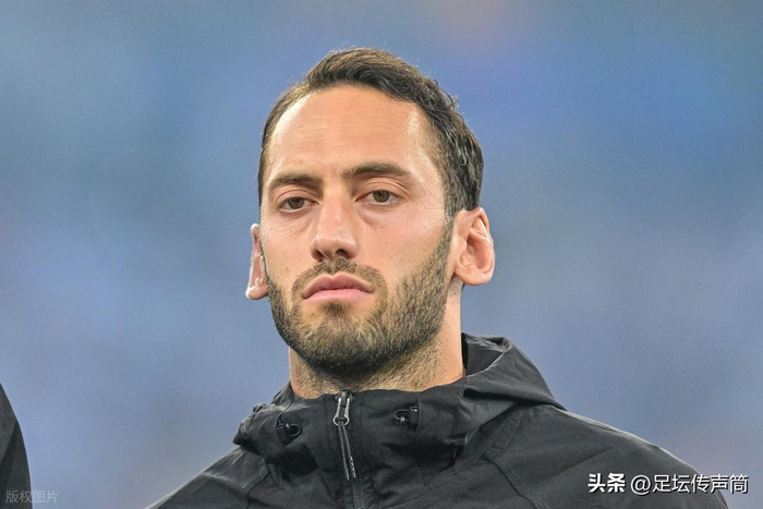 关于曝恰尔汗奥卢意欲转会或回归土超的信息  第2张