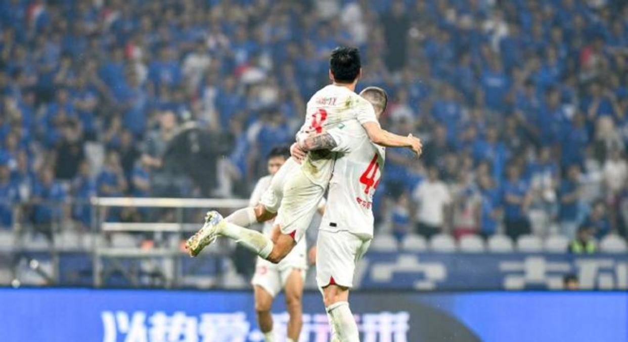 申花攻击火力大幅提升申花正朝着冠军目标稳步迈进的简单介绍 第1张 申花攻击火力大幅提升申花正朝着冠军目标稳步迈进的简单介绍 第1张