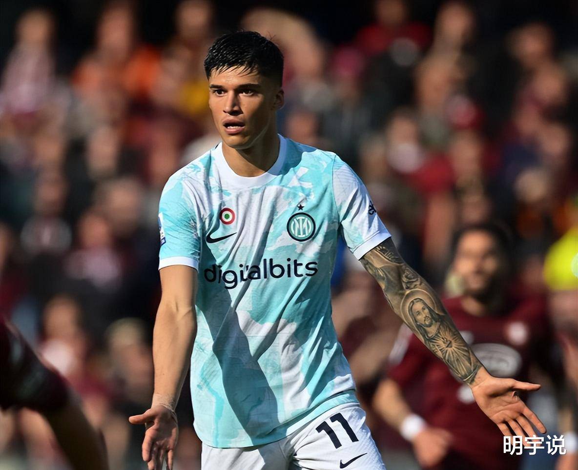 包含2025今夏巴西球员转会费榜盘点库尼亚7420万欧霸榜的词条