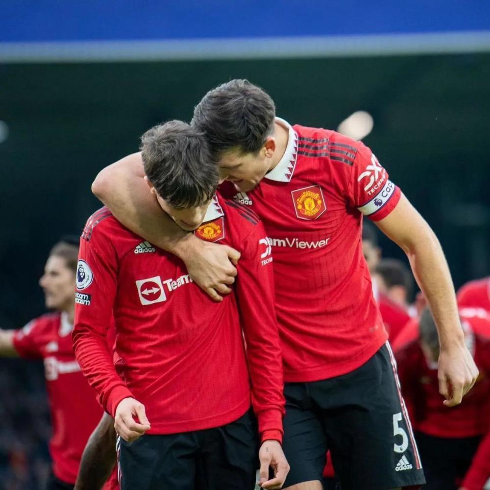 包含勒沃库森与林德洛夫谈判滕哈格盼师徒重聚的词条  第1张