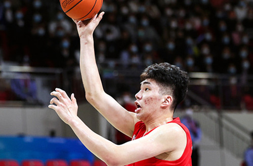 余嘉豪季前赛3连败第三场砍下10分4板  第1张