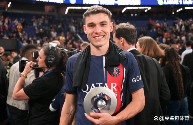 乌加特与姆巴佩前女友购物两人恋情公开的简单介绍  第1张