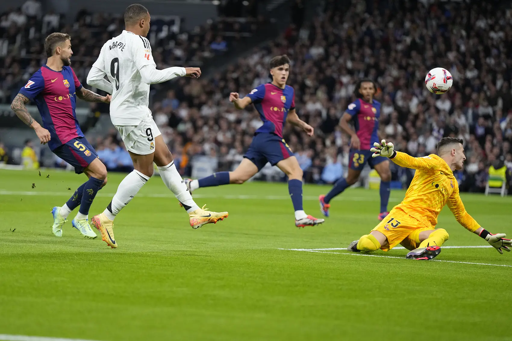 西甲赛事推荐:皇马VS奥萨苏纳前瞻银河战舰力争开门红的简单介绍 第1张 西甲赛事推荐:皇马VS奥萨苏纳前瞻银河战舰力争开门红的简单介绍 第1张