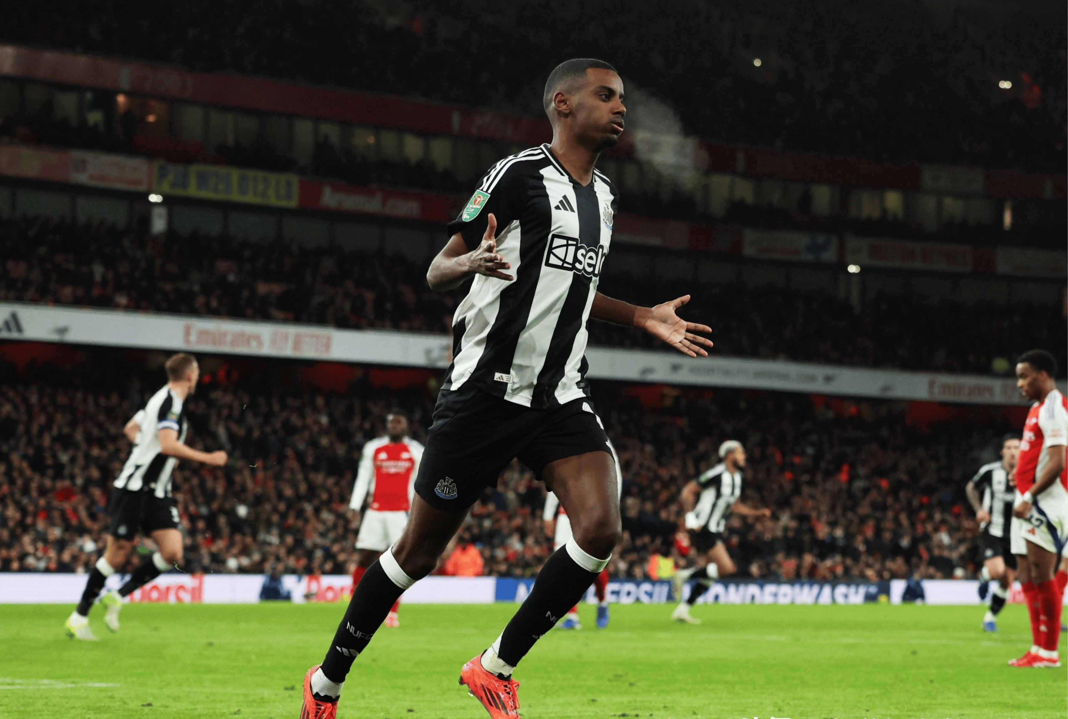 曝利物浦报价伊萨克被接受总金额1.3亿镑  第1张