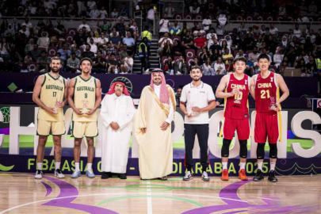 包含王俊杰入选男篮亚洲杯最佳阵容场均13分4.2板的词条  第2张