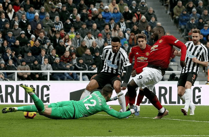 纽卡尝试引进杰克逊球队基本错失引进谢什科机会的简单介绍